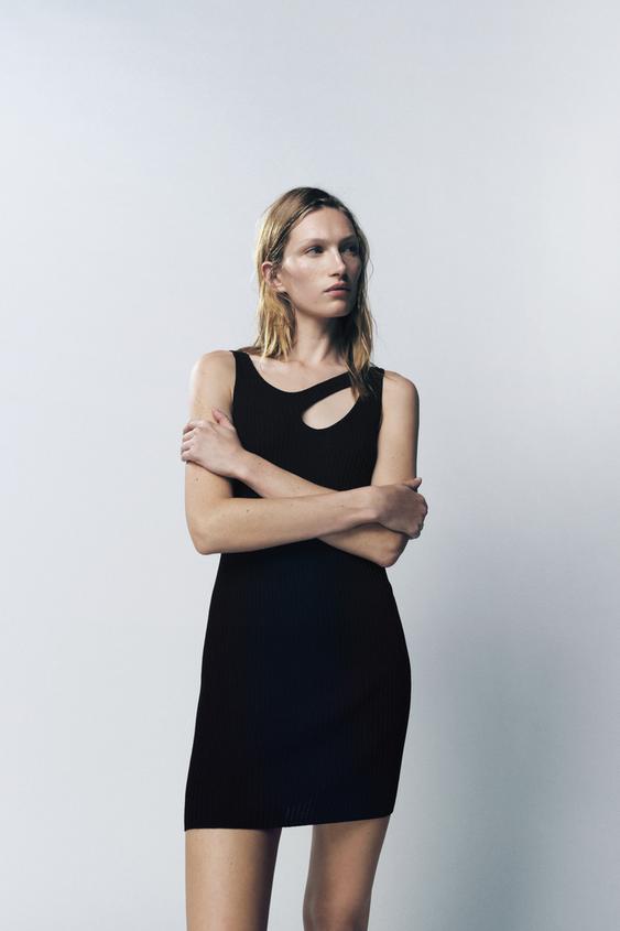 SHORT DRESS WITH CUT-OUT DETAIL - Black 
