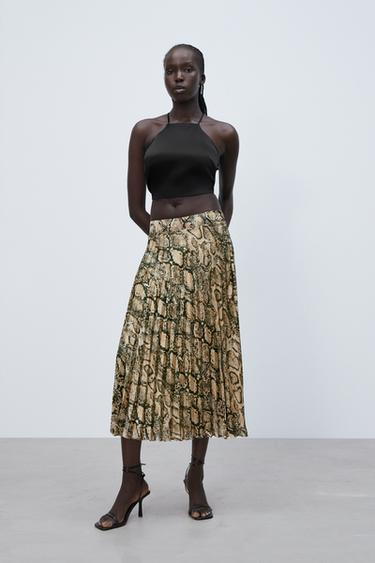 Faldas plisadas negras de Zara para el Otoño 2019