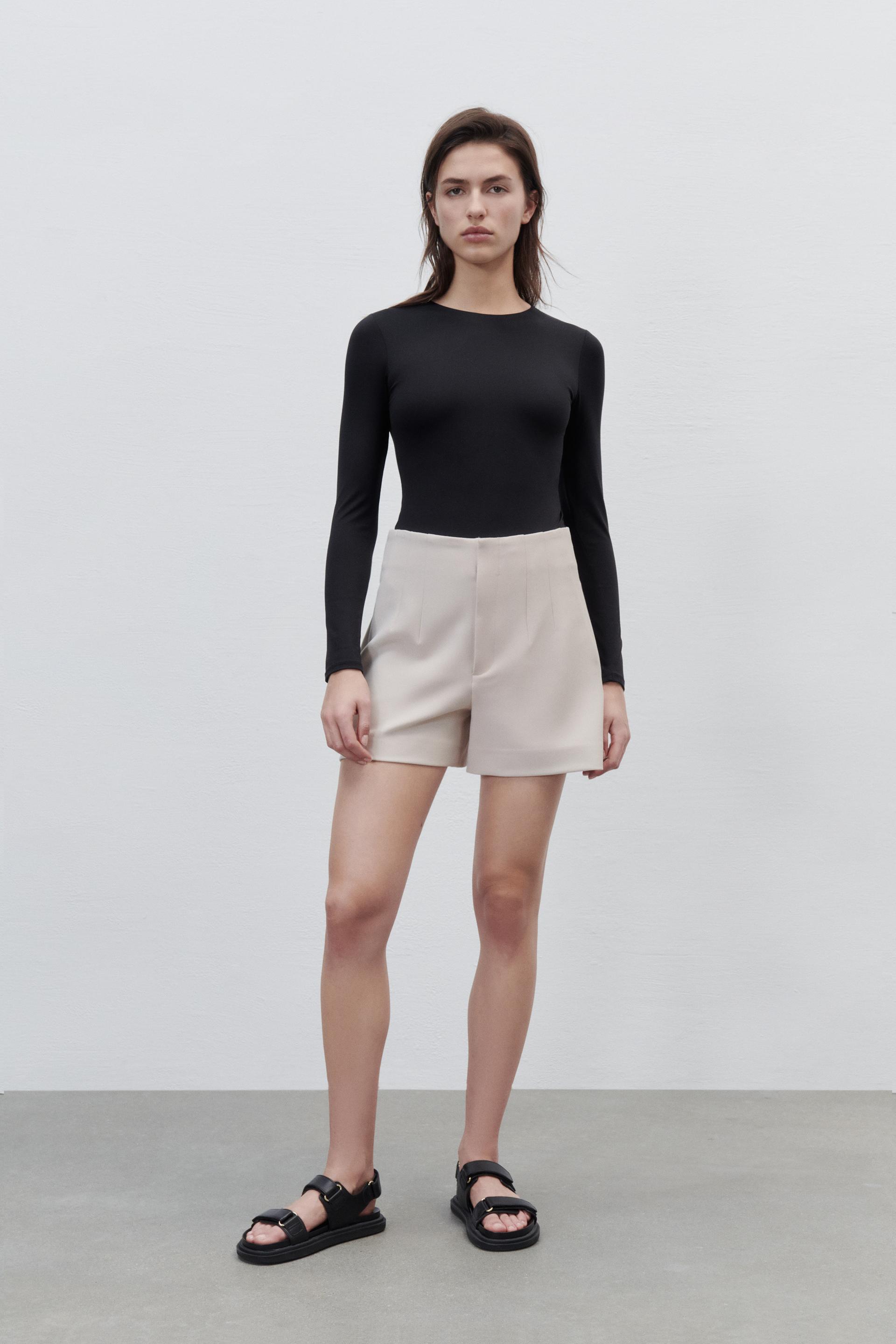 HIGH-WAIST BERMUDA SHORTS - Black 