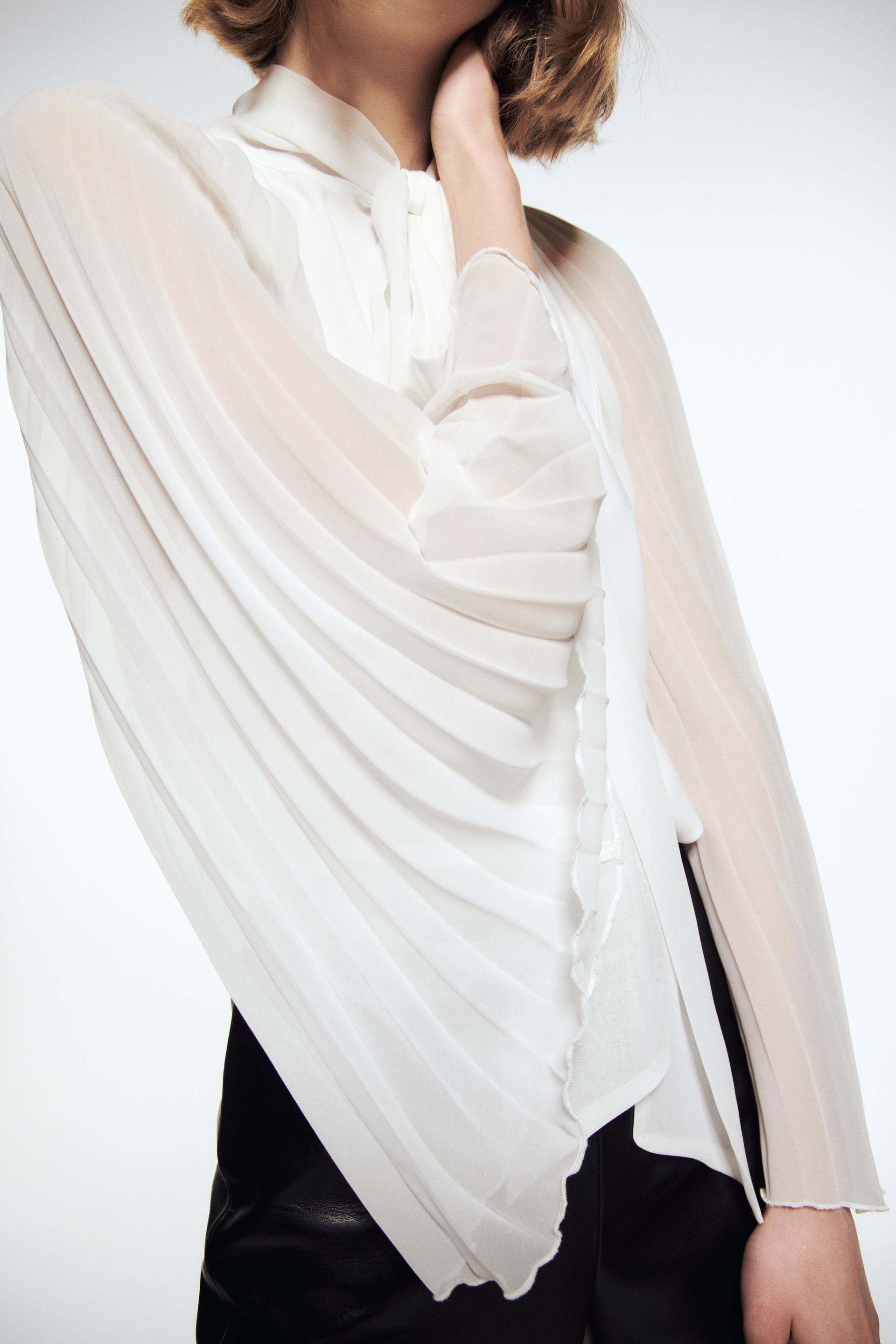 BLUSA MANGA PLISADA - Negro | ZARA Chile
