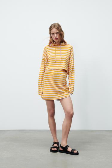 outrageous mood moletom com capuz zara