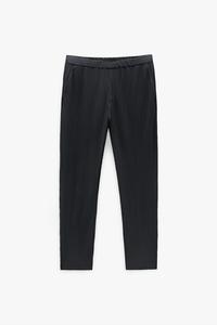 PANTALÓN PLISADO - Negro | ZARA Chile