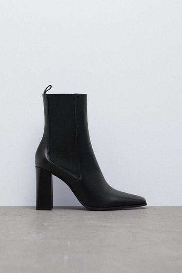 Sentirás amor a primera vista por los botines de cadena de Zara que ha  estrenado Violeta Mangriñán