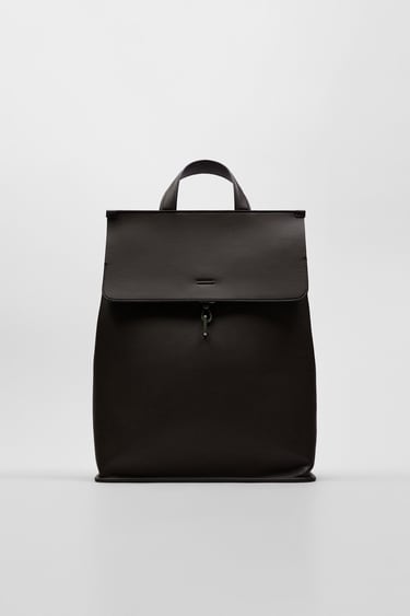 MINIMALIST BACKPACK WITH FLAP