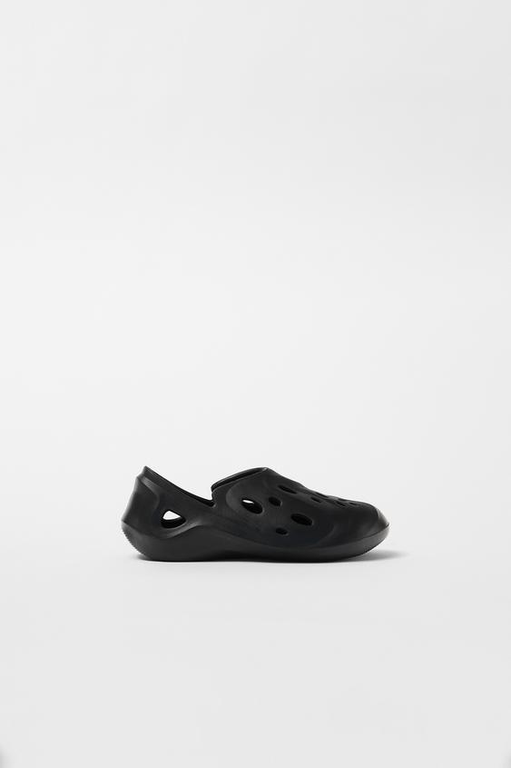 SAPATO LEVE ENCERADO - Preto | ZARA Brasil