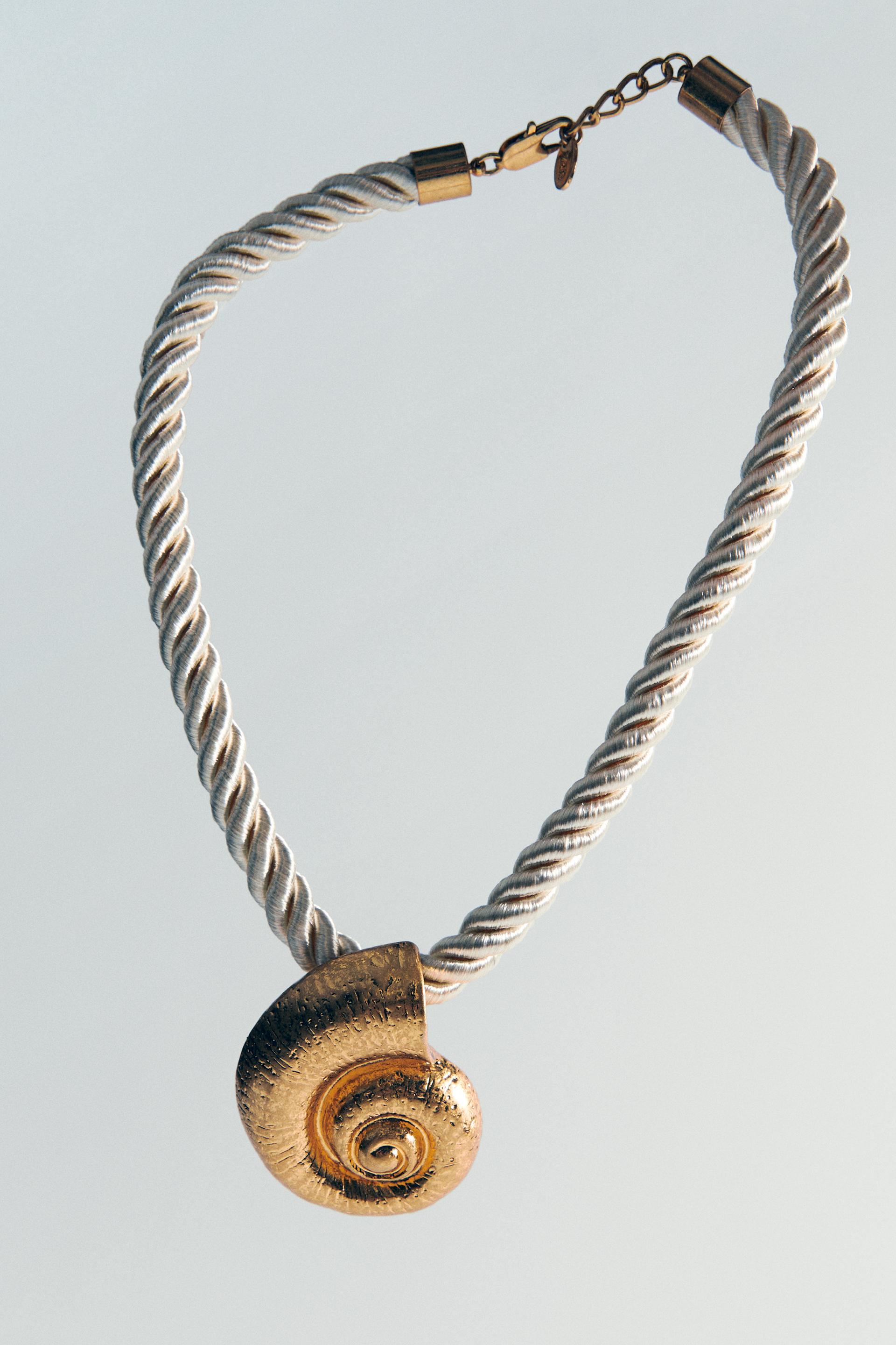 Zara shell necklace Clearance
