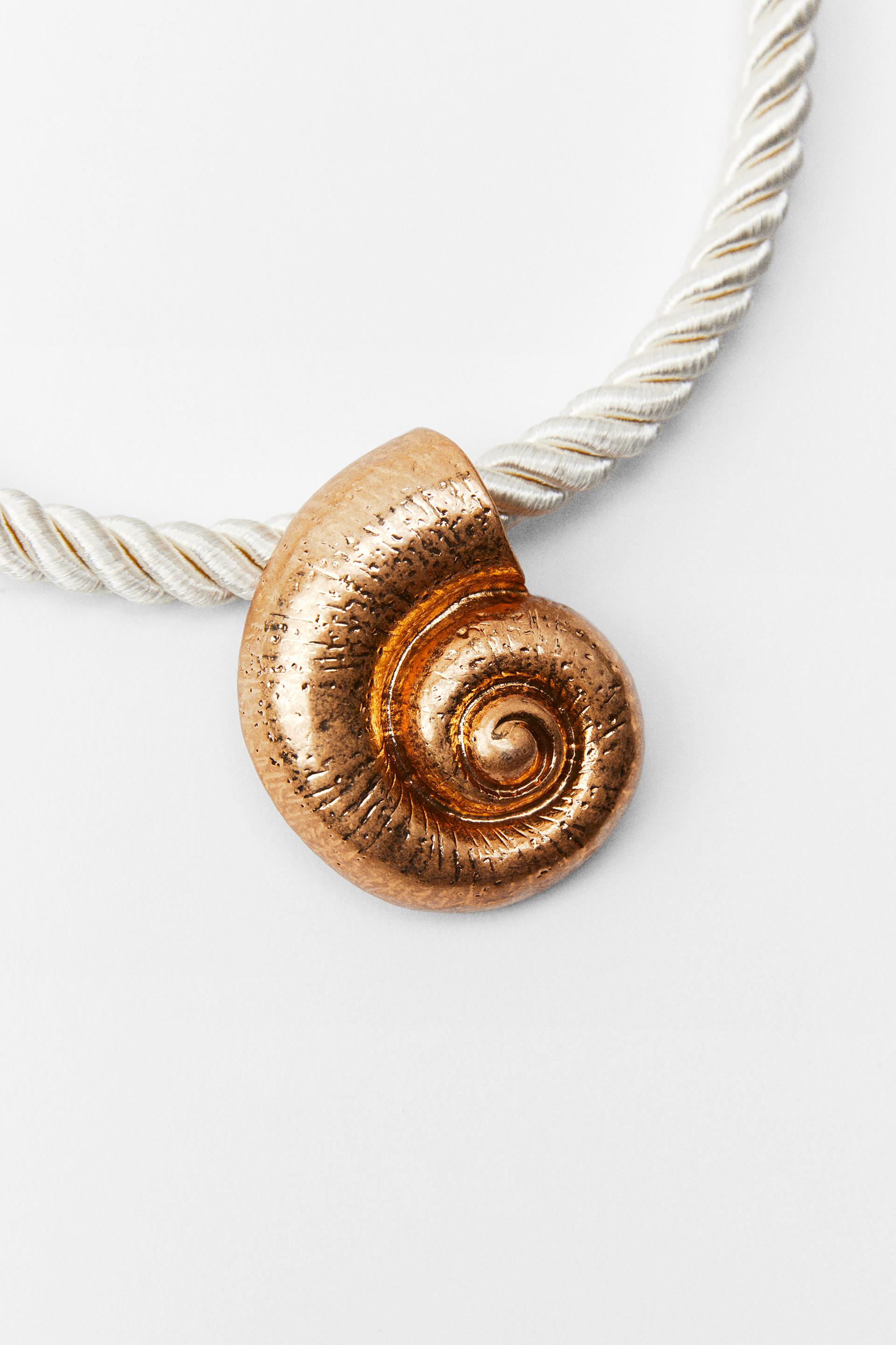 Zara shell necklace Clearance