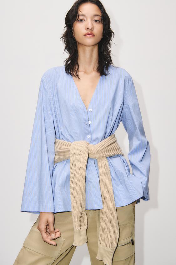 Image 1 of STRIPED POPLIN BLOUSE WITH VENTS from Zara