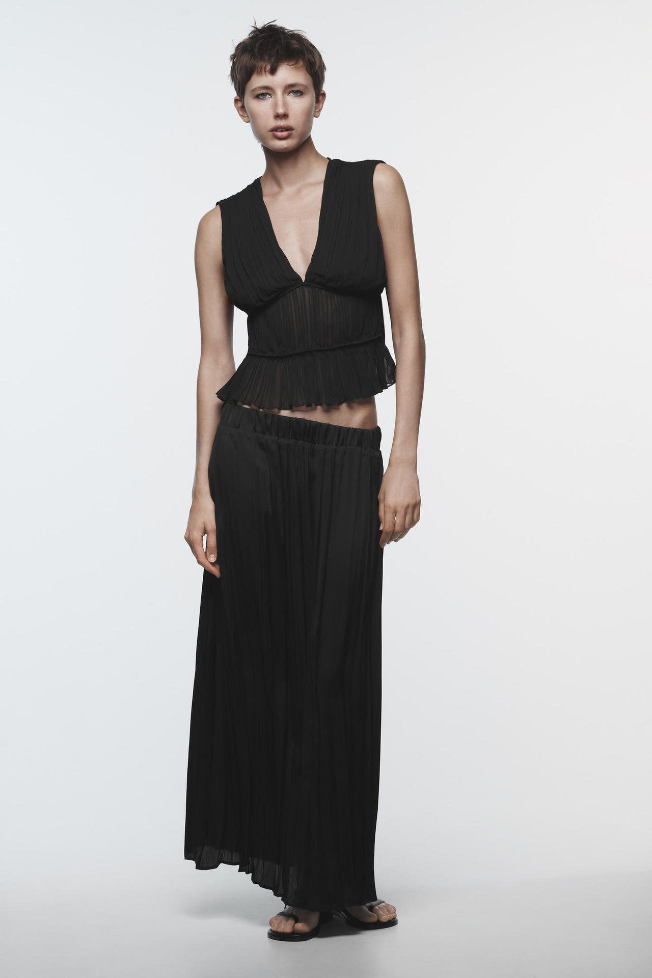 Zara black WRINKLED-EFFECT LONG SKIRT with High-waist satiny skirt with an elasticated waistband.