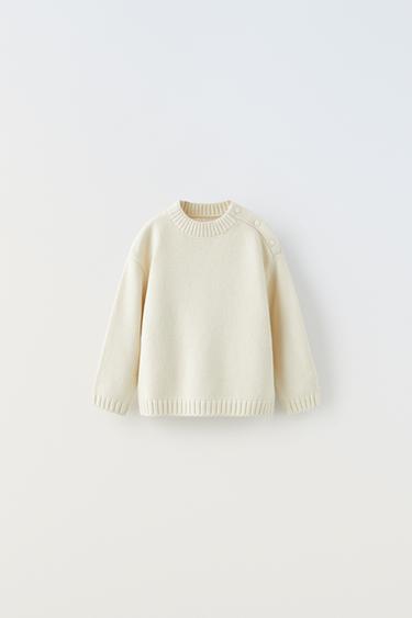 CAMISETA PUNTO BORDADO TIBURÓN - Crudo de Zara
