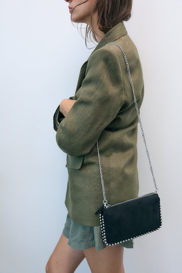 The 20 Best Crossbody Bag Looks  Beige outfit, Shoulder bag outfit, Zara  2020