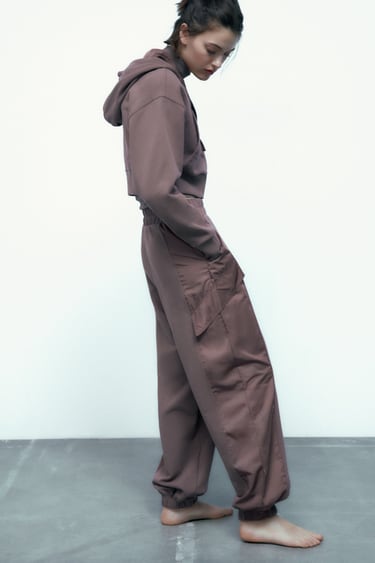 Image 0 of JOGGING PANTS WITH CONTRASTING TRIM from Zara