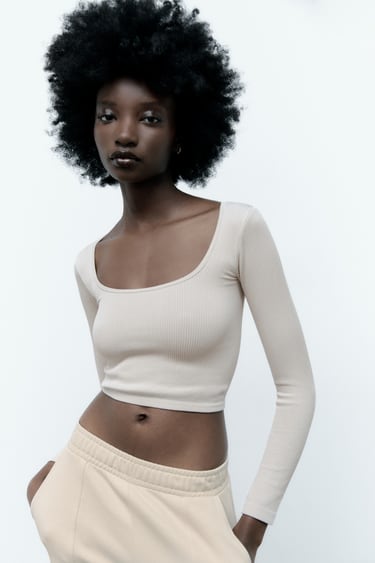 Image 0 of SEAMLESS TOP from Zara