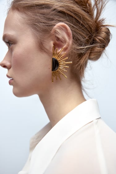 Image 0 of ENAMELED FAN EARRINGS from Zara