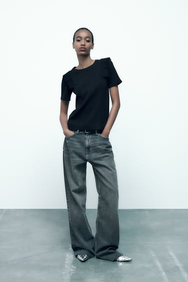 Image 0 of RIBBED T-SHIRT WITH RUFFLES from Zara