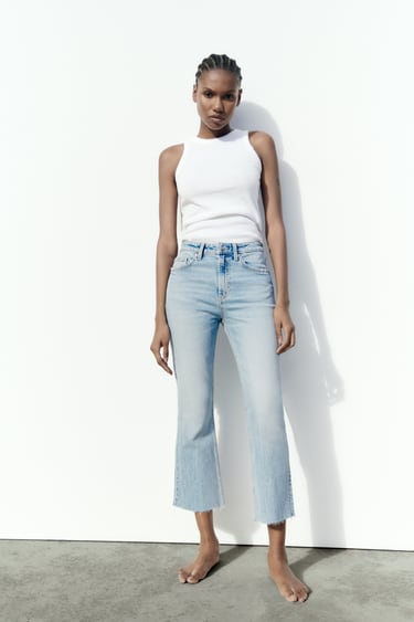 Image 0 of MID-RISE FLARED CROPPED TRF JEANS from Zara