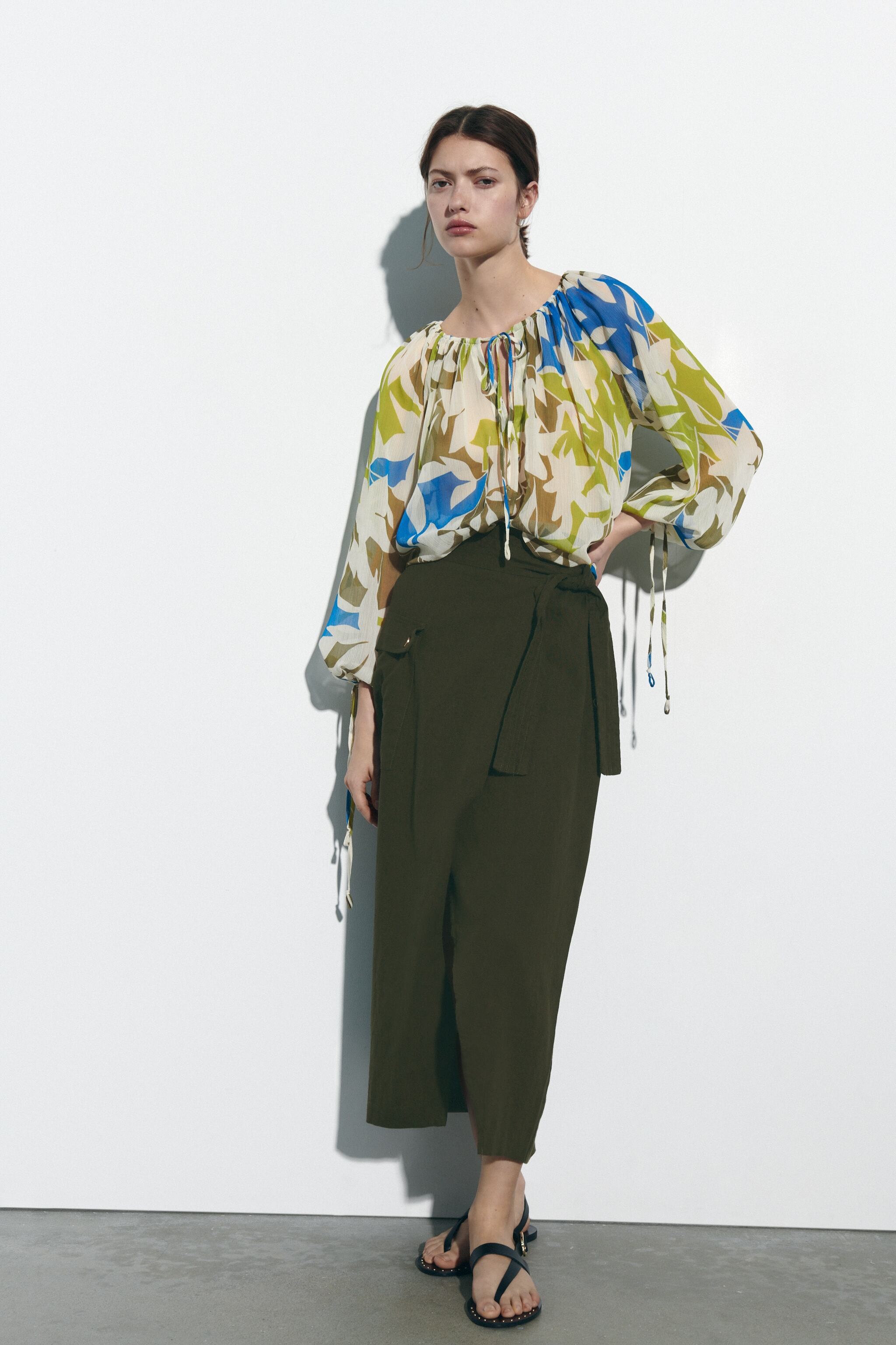 PRINTED BLOUSE WITH DRAWSTRING