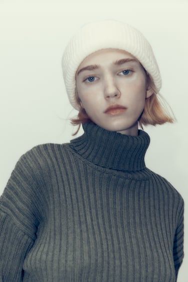 Image 0 of TURNED-UP KNIT BEANIE from Zara