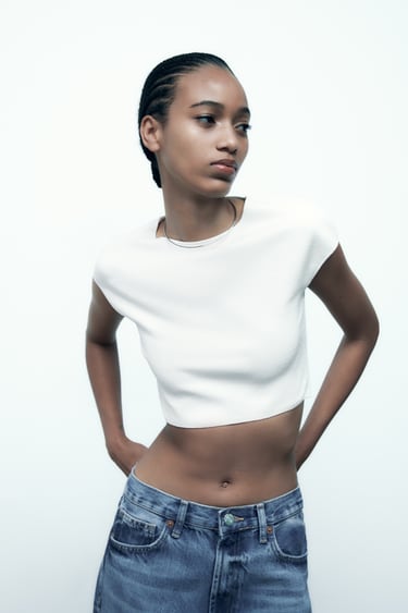 Image 0 of STRETCH KNIT CROP TOP from Zara