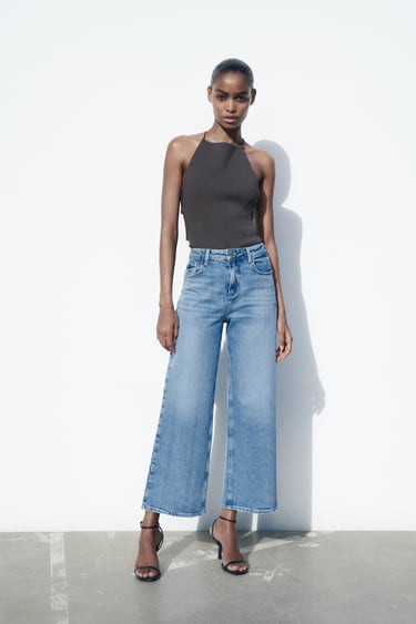 Image 0 of Z1975 STRAIGHT CROPPED HIGH-RISE JEANS from Zara