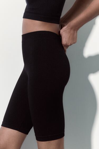 Image 0 of SEAMLESS CYCLING LEGGINGS from Zara