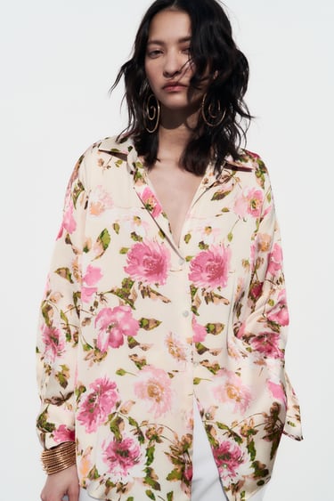 ภาพ 0 จาก เสื้อเชิ้ตผ้ามันวาวลายดอกไม้ จาก Zara