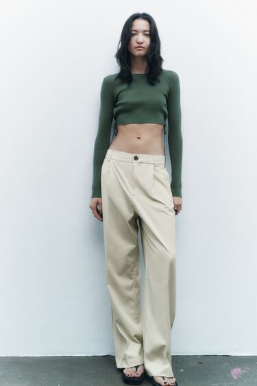 Image 0 of KNIT CROP TOP WITH SIDE VENTS from Zara