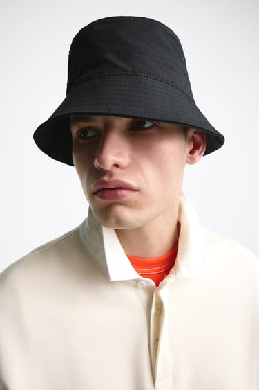 Image 0 of TEXTURED BUCKET HAT from Zara