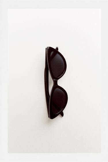 ภาพ 0 จาก แว่นตากันแดดทรงตาแมว จาก Zara