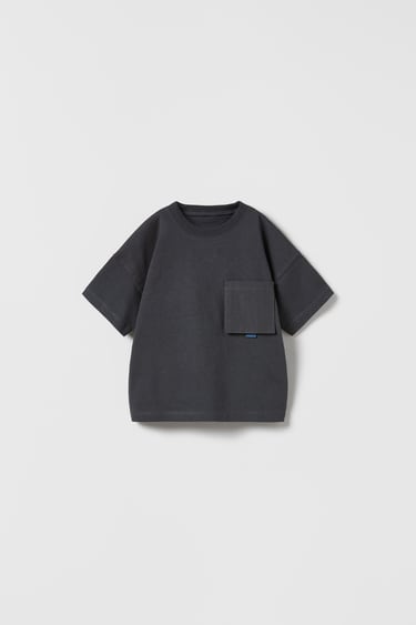Image 0 of T-SHIRT WITH CONTRAST POCKET from Zara