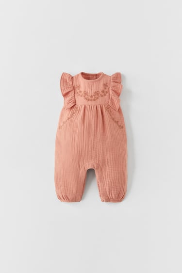 Image 0 of TEXTURED EMBROIDERED DUNGAREES from Zara
