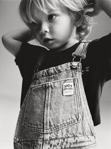 Image 0 of DENIM DUNGAREES WITH LABEL APPLIQUÉ from Zara