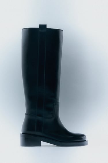 Image 0 of LEATHER LOW-HEEL BOOTS from Zara