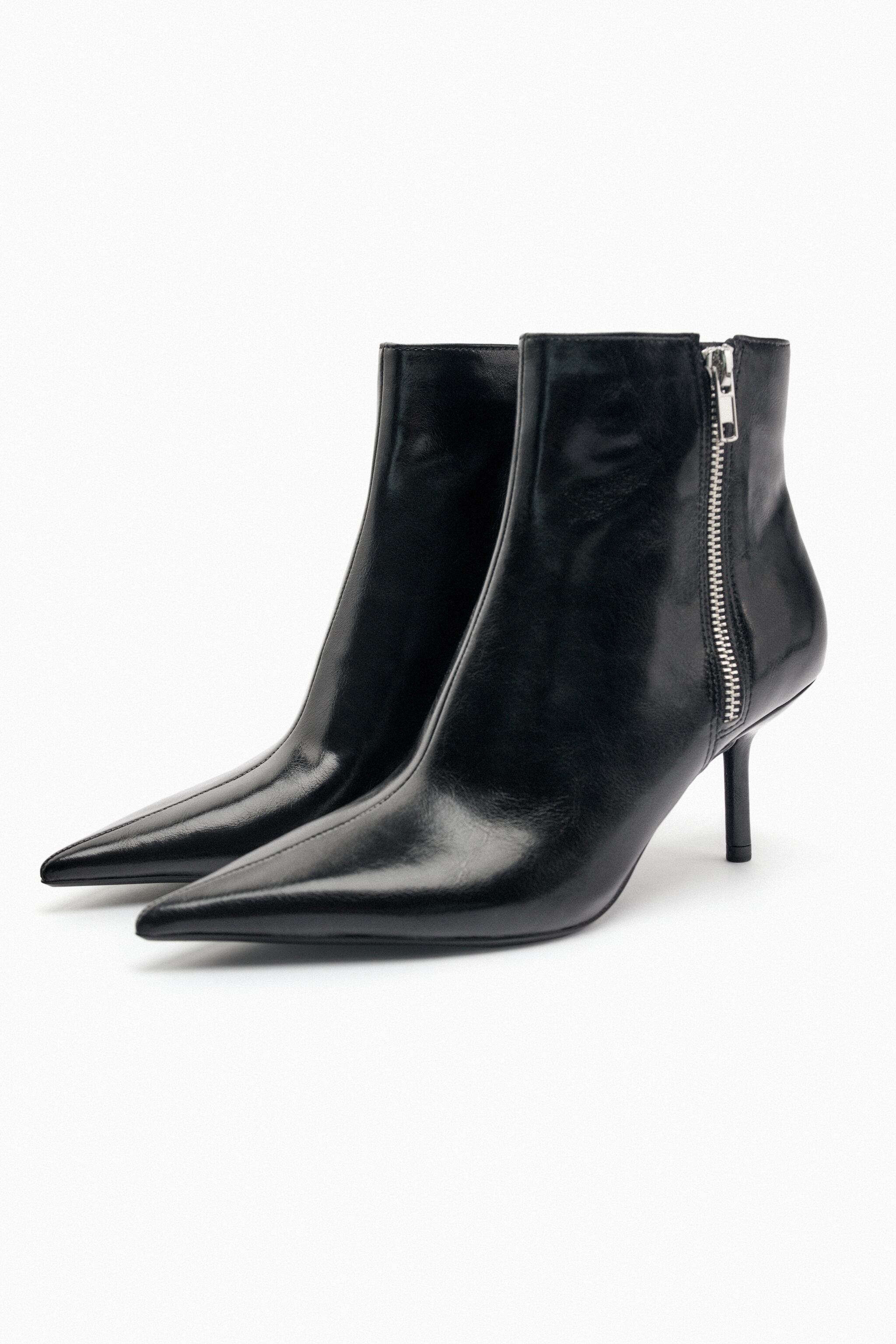 ZIPPERED HEELED ANKLE BOOTS