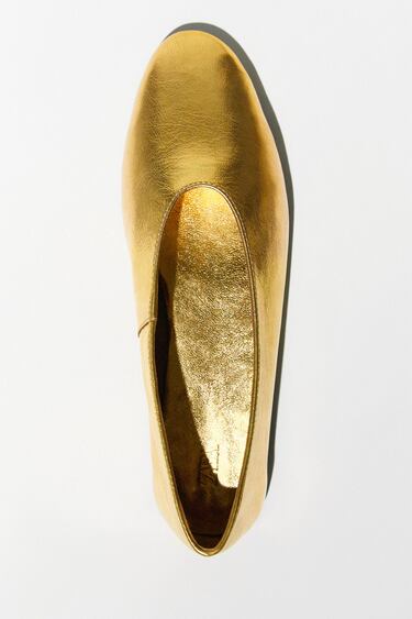 Image 0 of METALLIC LEATHER BALLET FLATS from Zara