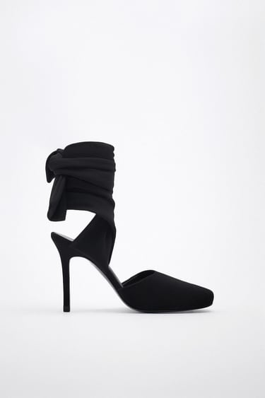 Image 0 of HEELED STRAPPY LEATHER SANDALS from Zara