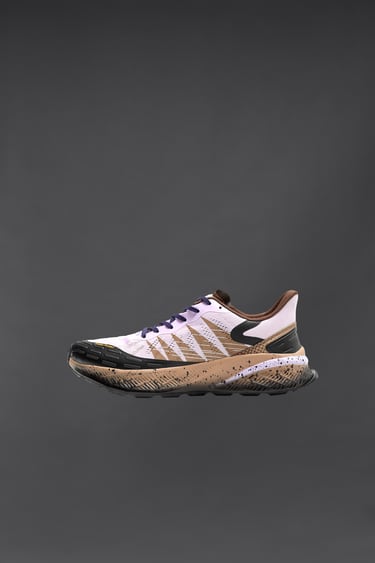 Image 0 of ATHLETICZ RUNNING TRAINERS from Zara