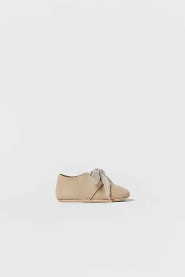 Image 0 of MINI/ LEATHER SHOES WITH BOW from Zara
