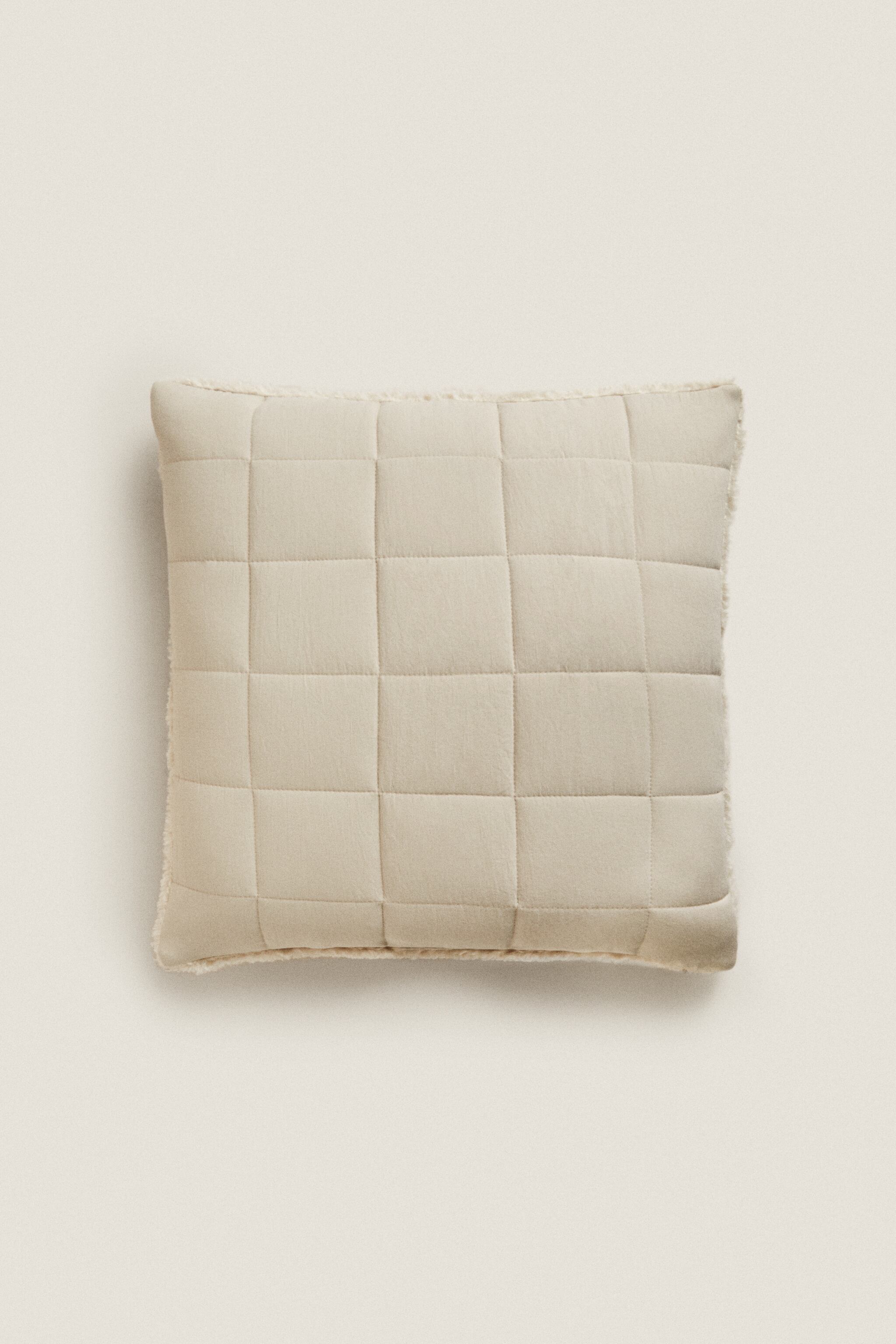 REVERSIBLE THROW PILLOW COVER WITH FAUX SHEARLING