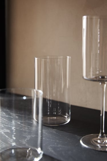 Image 0 of STRAIGHT CRYSTALLINE SOFT DRINK TUMBLER from Zara
