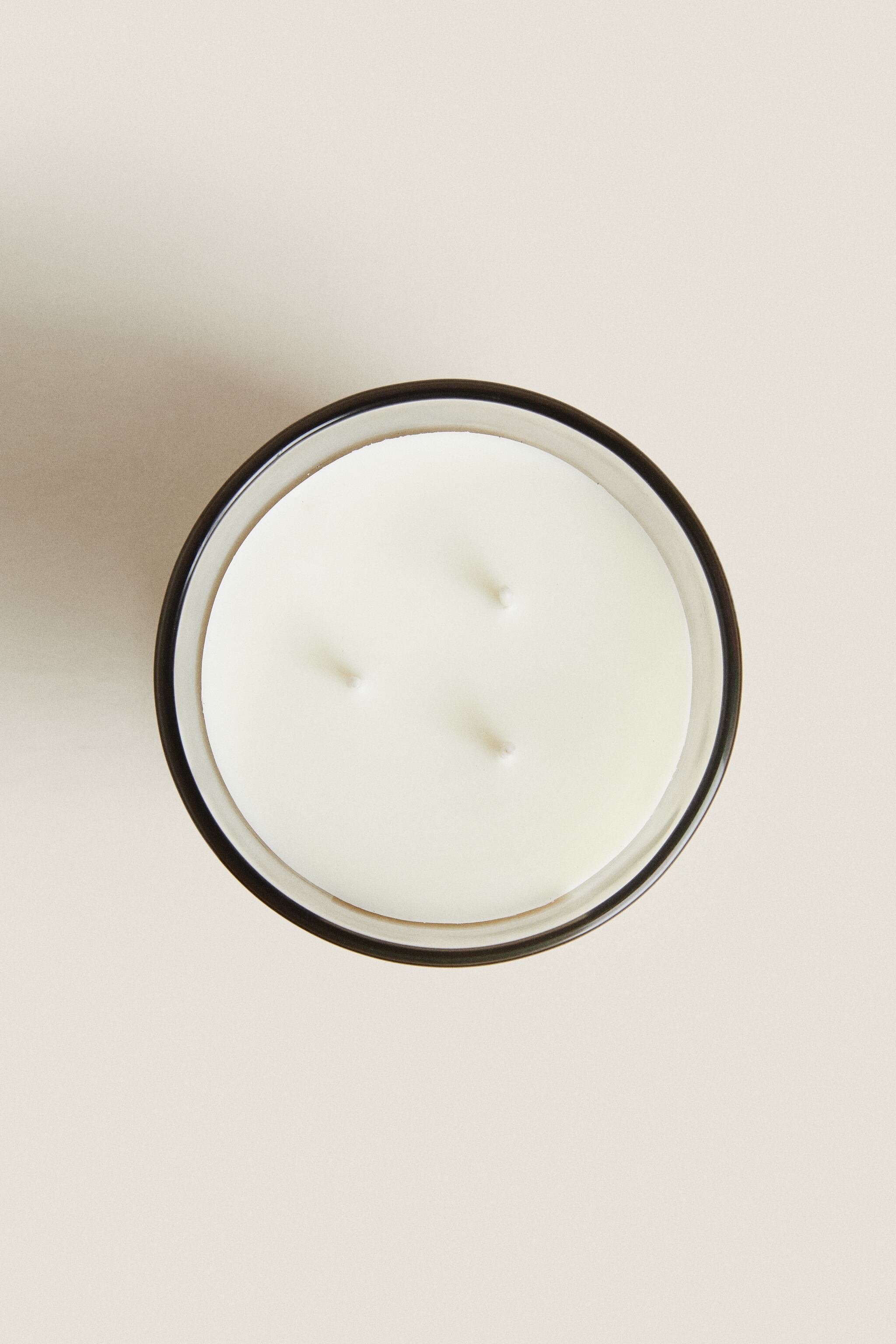 G) ABSOLUTE LINEN SCENTED CANDLE