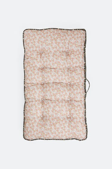 Image 0 of FLORAL UPHOLSTERED FLOOR CUSHION from Zara