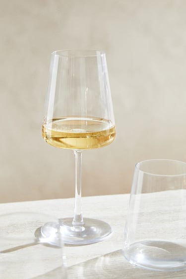 Image 0 of CONICAL CRYSTALLINE WINE GLASS from Zara