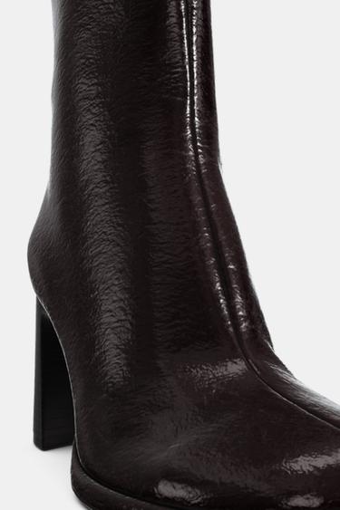 BOTÍN TACÓN EFECTO ACHAROLADO - Rojo Burdeos de Zara
