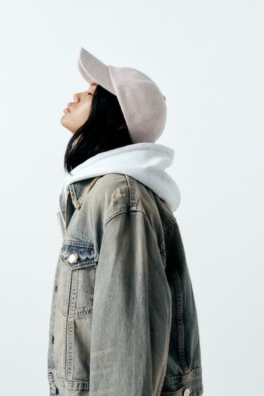 Gorra con visera de Zara 