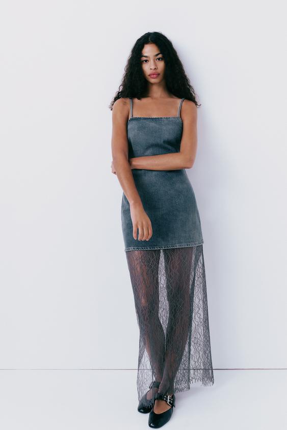 Vestidos demin con transparencia, de Zara.