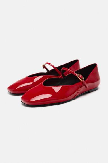 Patente en rojo. Foto Zara