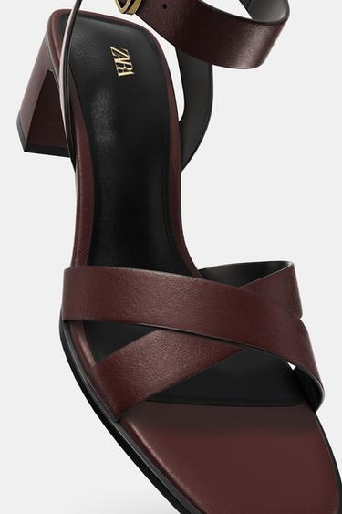BUCKLED BLOCK HEEL SANDALS - Burgundy Red de Zara - Image 5
