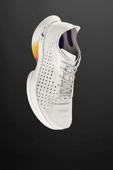 LONG-DISTANCE RUNNING TRAINERS - White by Zara