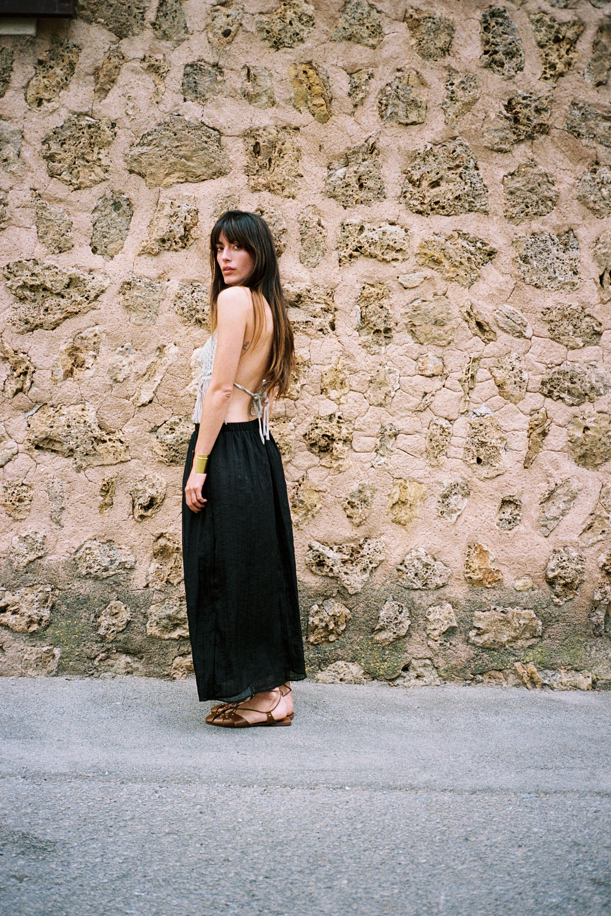 WRINKLED-EFFECT MIDI SKIRT